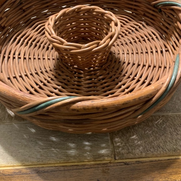 Pierre Large Heavy Duty Chip & Dip Brown with Green Wicker Basket - Picture 5 of 15